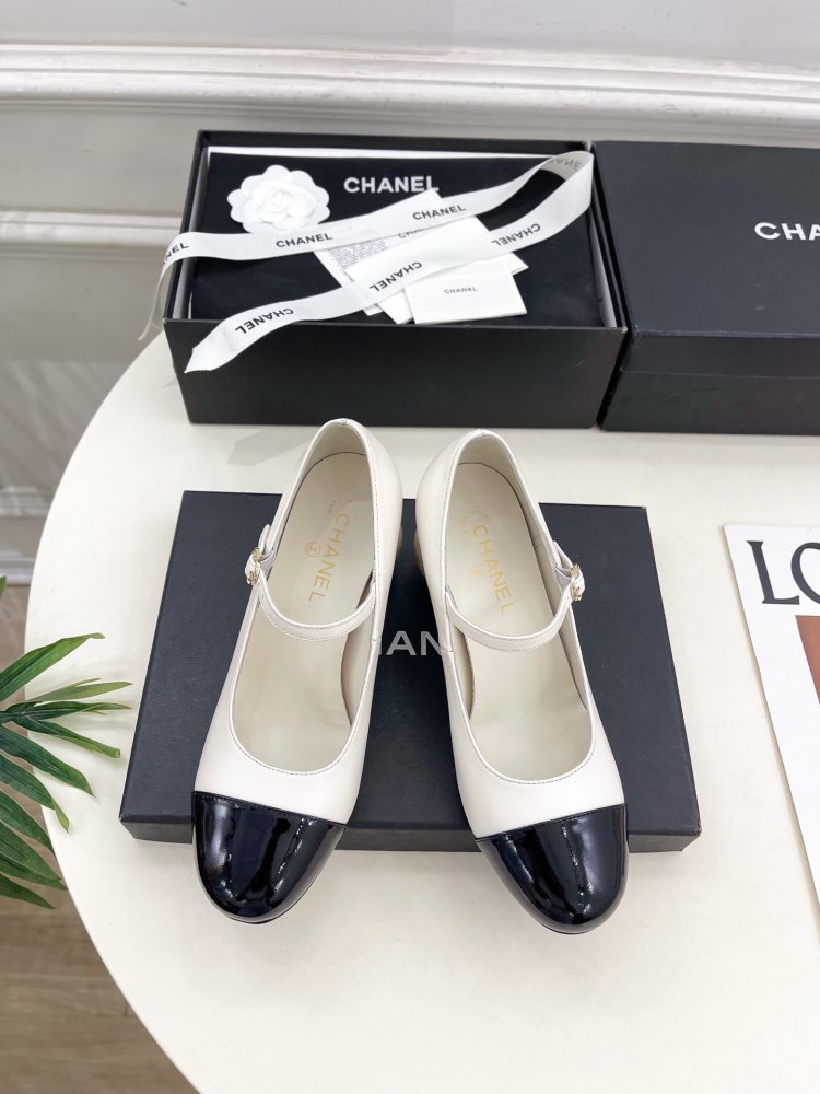 Shoes women's from pearly heel фото 2