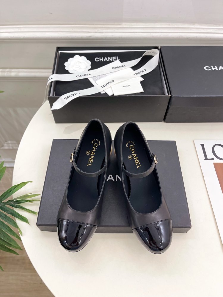 Shoes women's from pearly heel фото 2