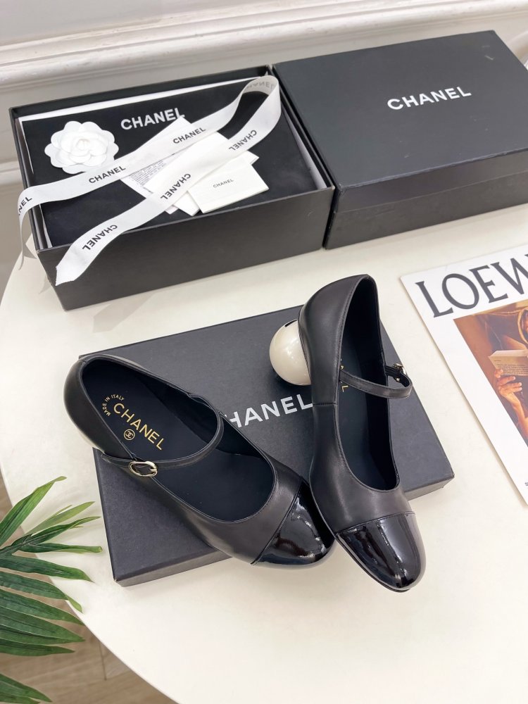 Shoes women's from pearly heel фото 4