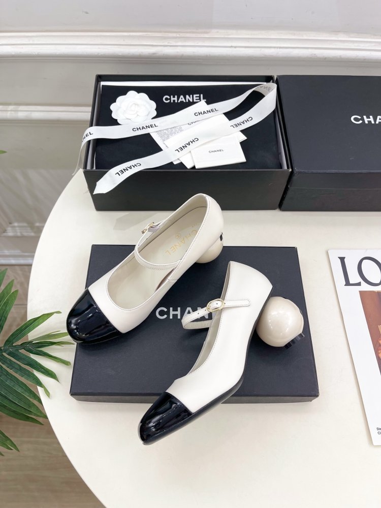 Shoes women's from pearly heel фото 5