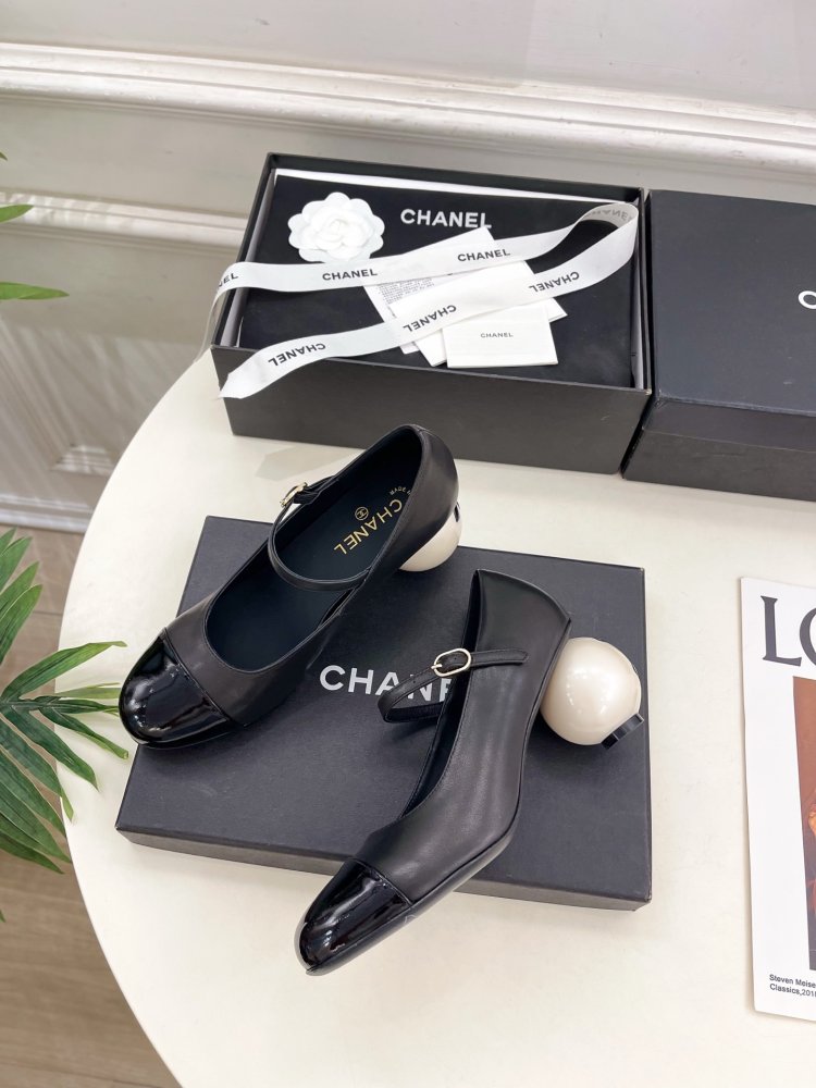 Shoes women's from pearly heel фото 5