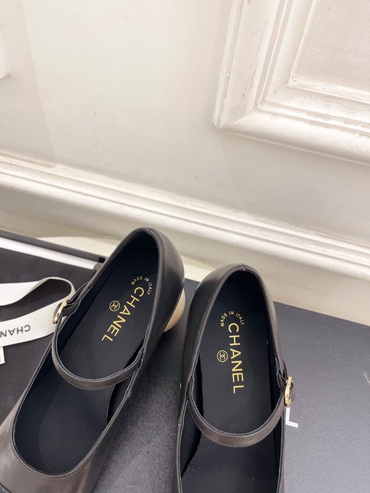 Shoes women's from pearly heel фото 7