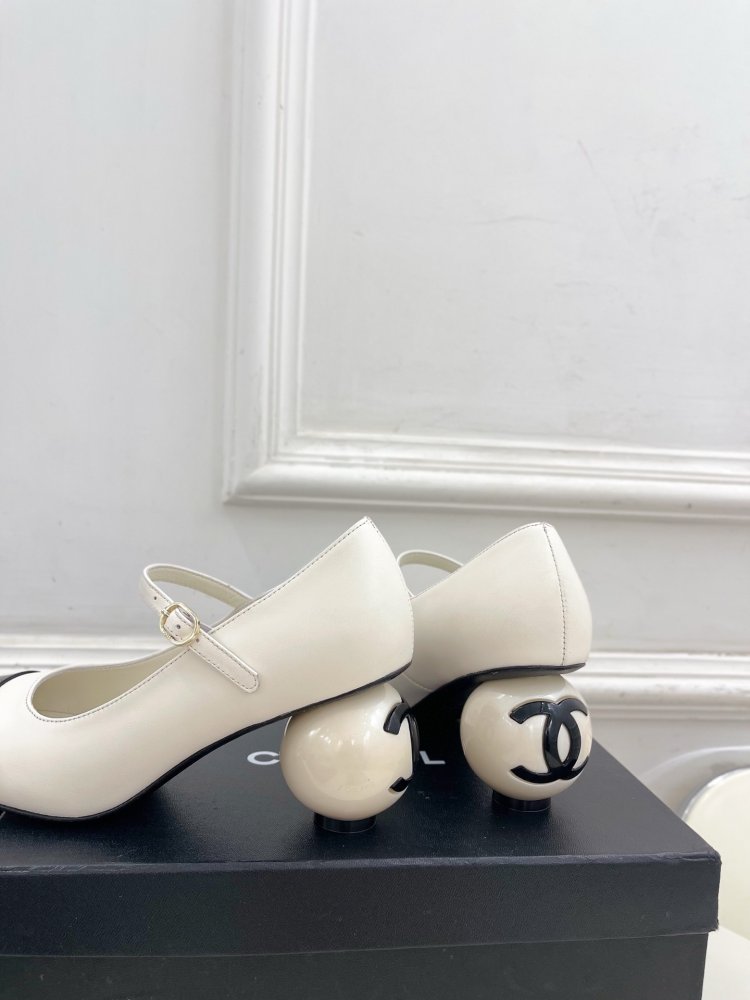 Shoes women's from pearly heel фото 8