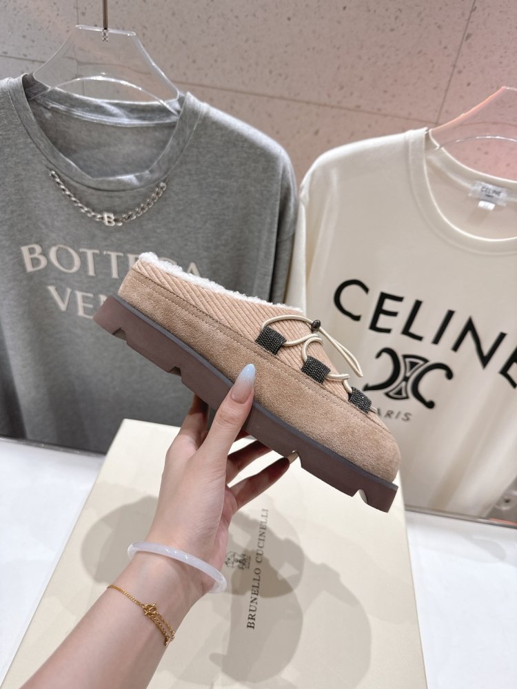 Shoes women's winter on fur фото 5