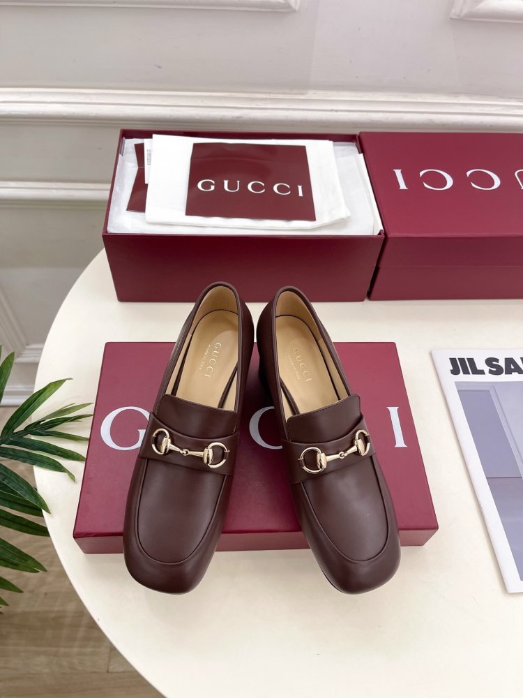 Туфли женские