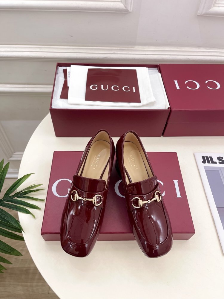 Туфлі жіночі