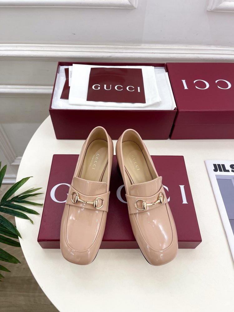 Туфлі жіночі