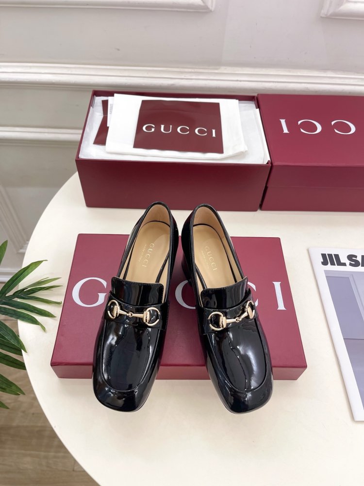 Туфли женские