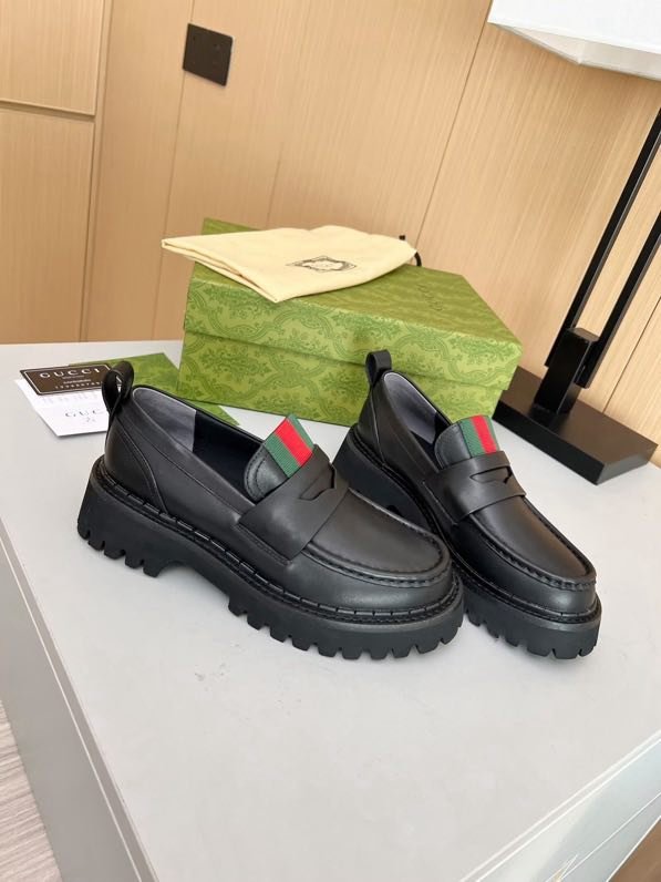 Туфлі жіночі