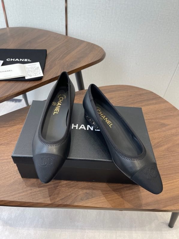 Туфлі жіночі