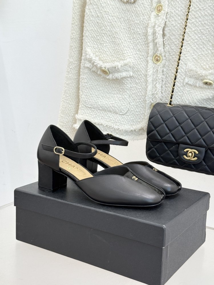 Туфлі жіночі