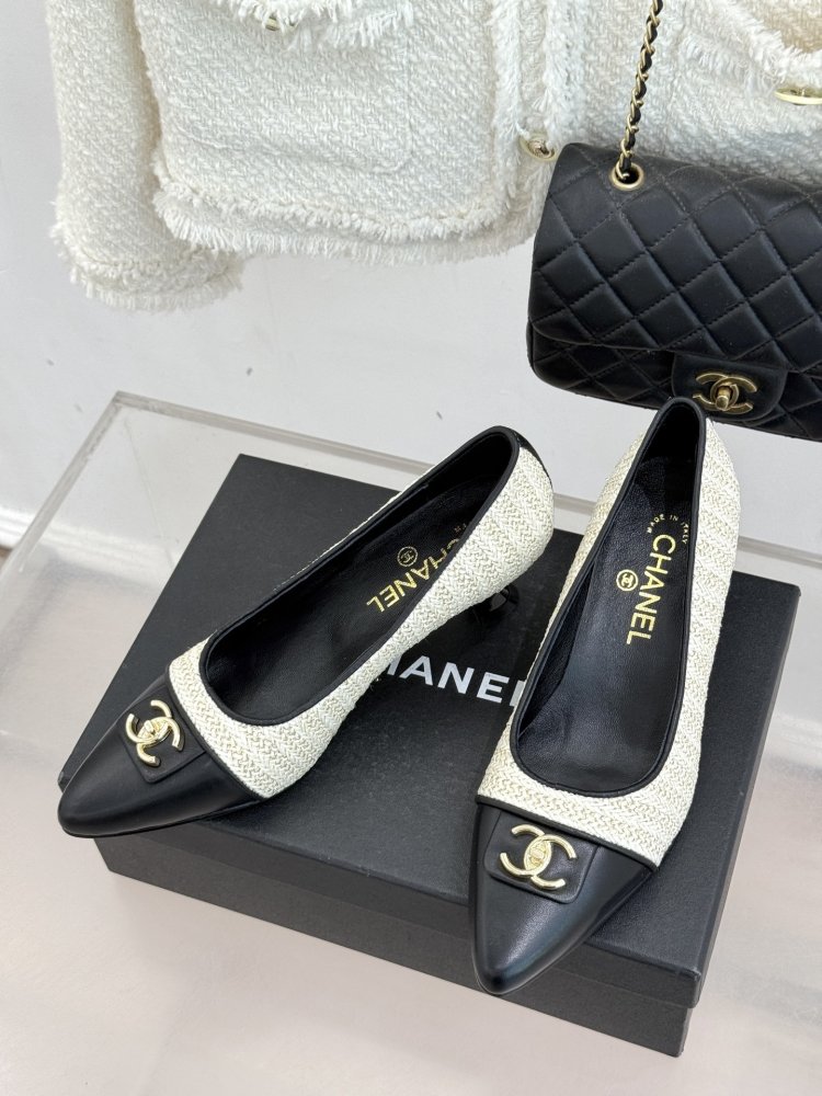 Туфлі жіночі фото 2