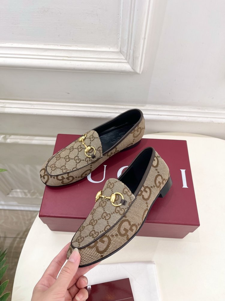 Туфлі жіночі фото 3