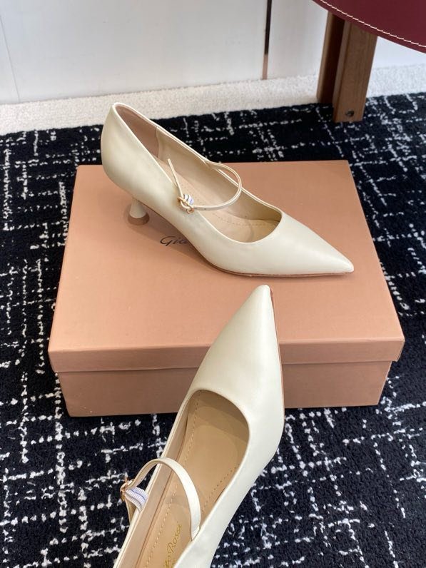 Туфли женские фото 3