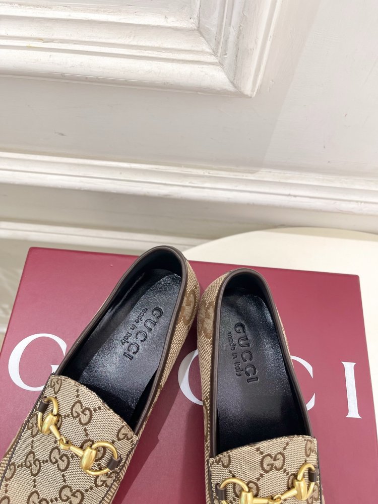 Туфлі жіночі фото 8