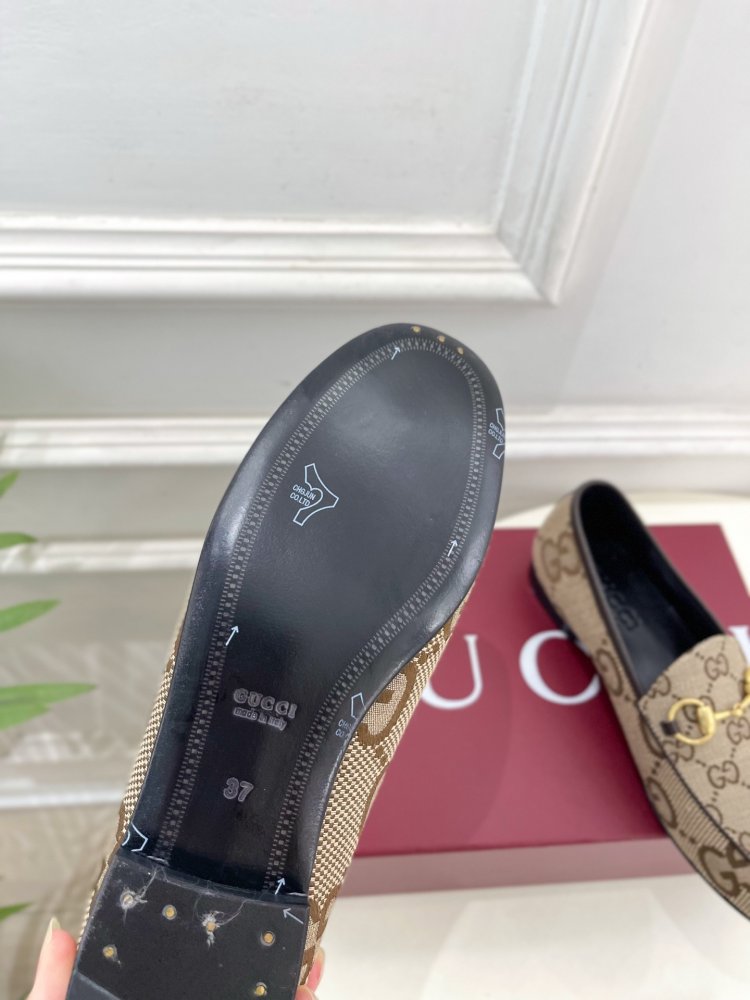 Туфлі жіночі фото 9