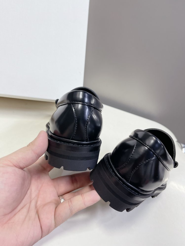 Туфлі жіночі фото 9