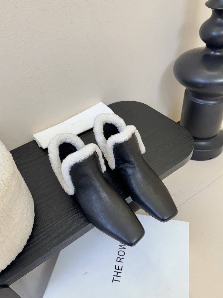 Shoes winter on fur women's фото 2