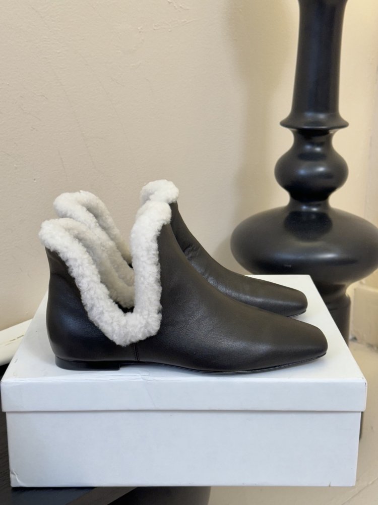 Shoes winter on fur women's фото 4