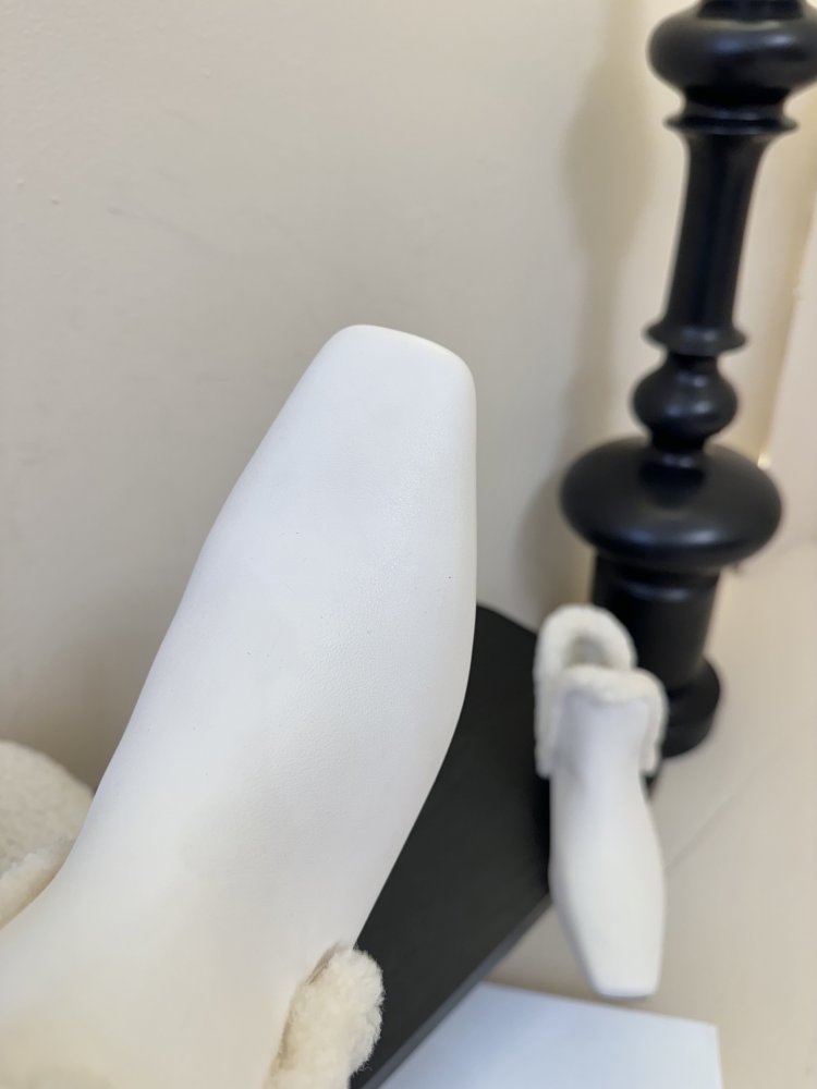 Shoes winter on fur women's фото 5