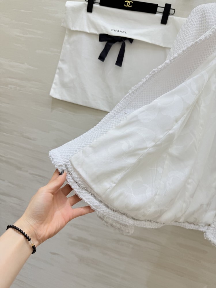 Твидовый белый женский пиджак фото 7