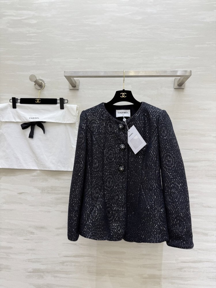 Tweed jacket from paillettes female