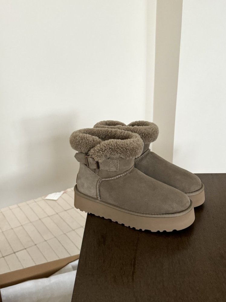 Уггі жіночі