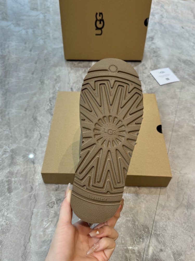 Уггі жіночі фото 5