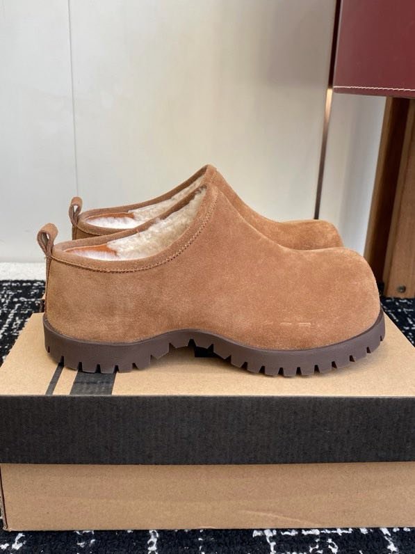 Уггі жіночі фото 9