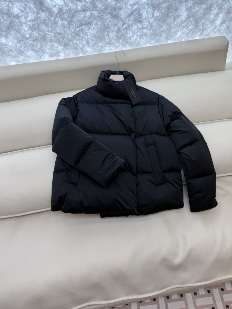 Укороченный пуховик с воротником стойкой и длинными рукавами фото 3