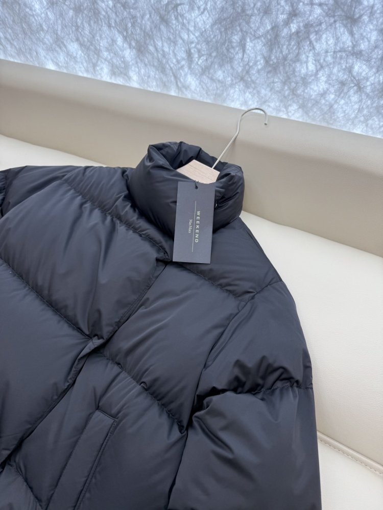 Укороченный пуховик с воротником стойкой и длинными рукавами фото 7