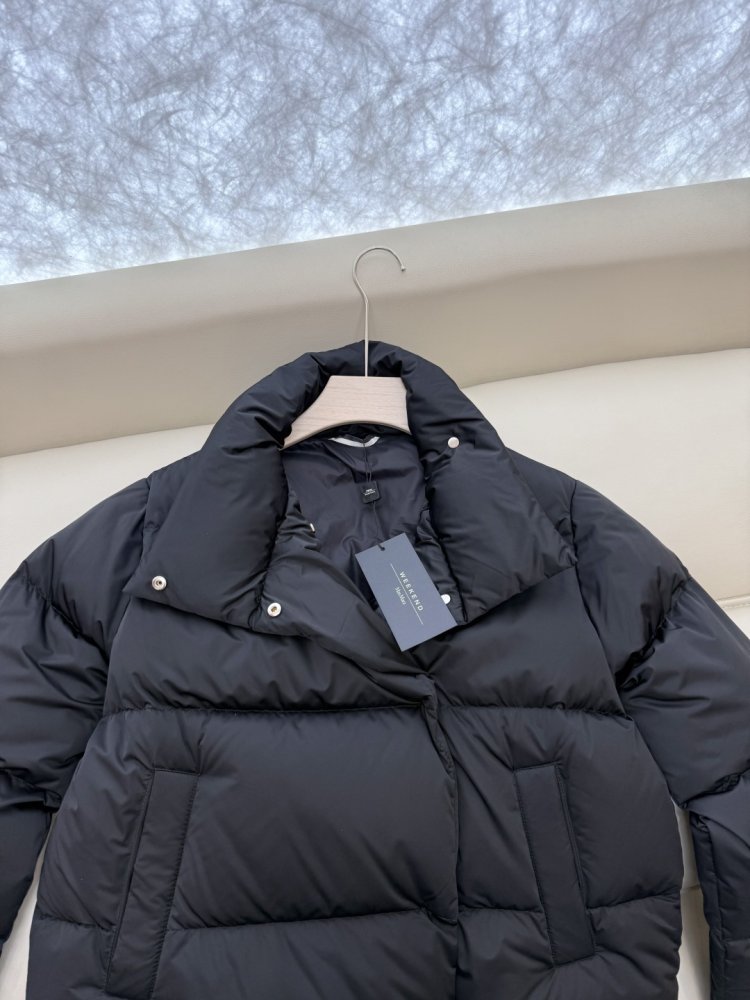 Укороченный пуховик с воротником стойкой и длинными рукавами фото 8