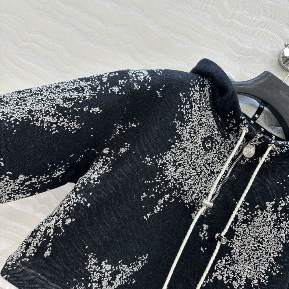 Укорочений свитшот жіночий фото 4