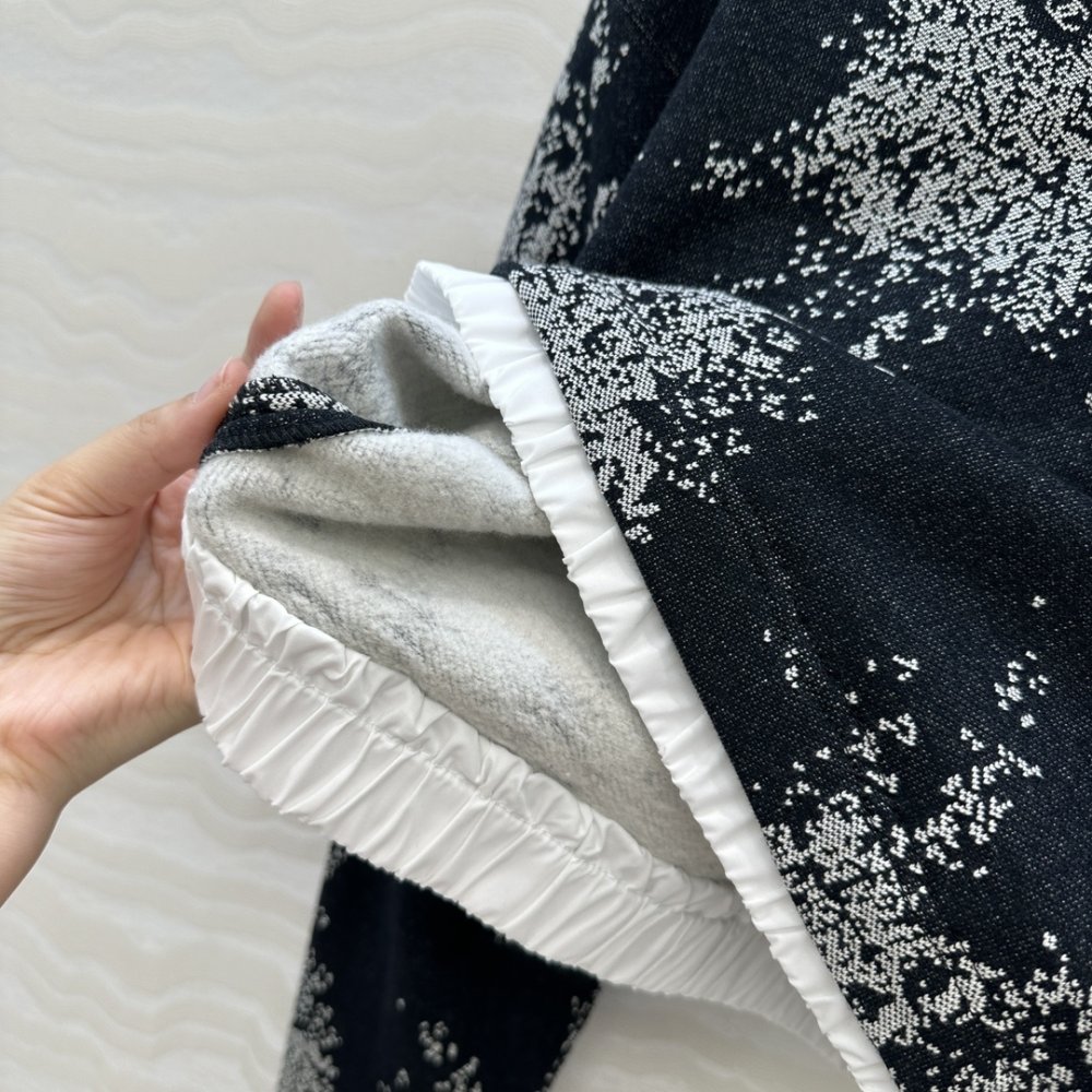 Укорочений свитшот жіночий фото 6