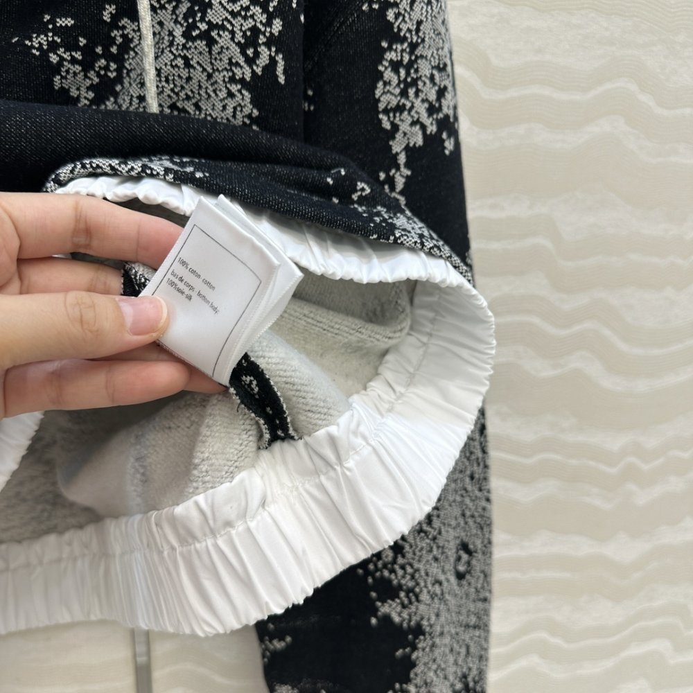 Укорочений свитшот жіночий фото 8