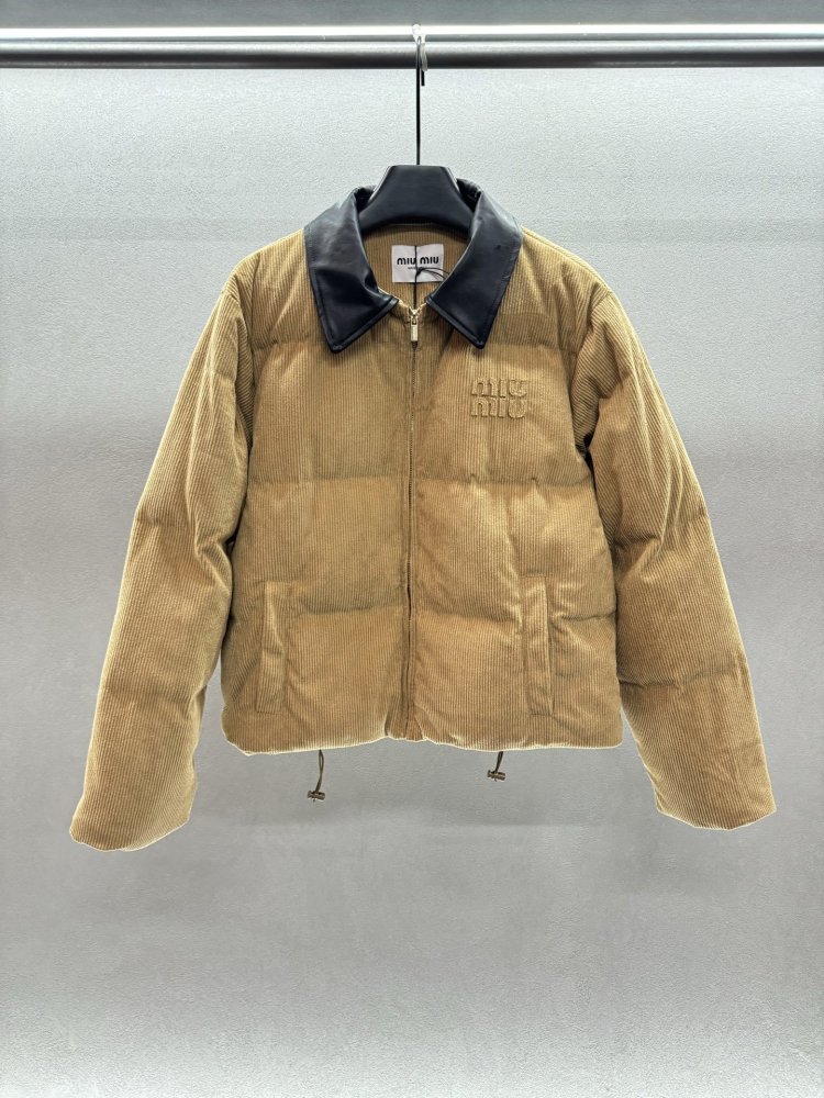 Вельветовая jacket from leather collar