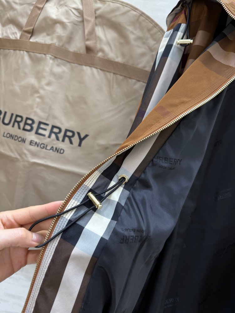 Ветровка с капюшоном фото 6