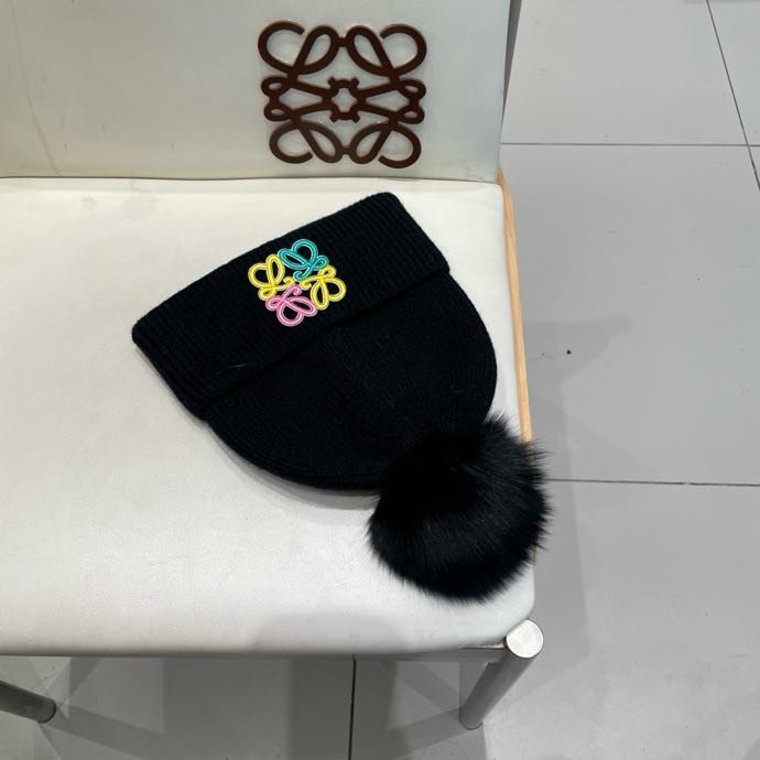 Вязаная шапка с лисьим мехом фото 5