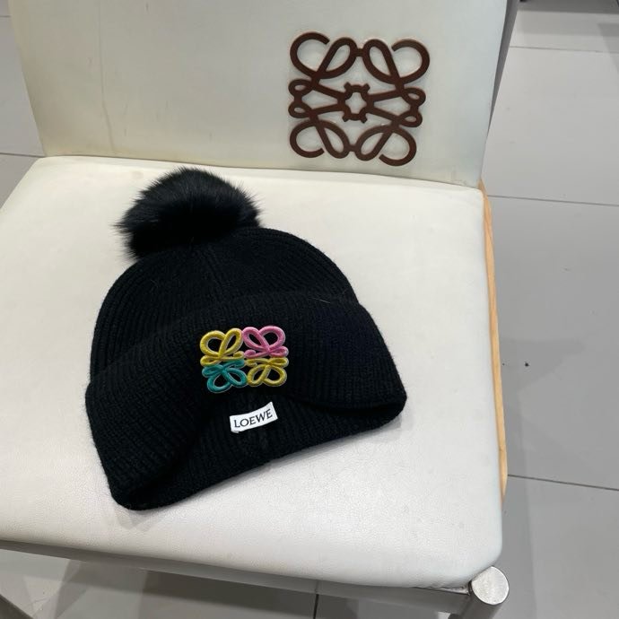 Вязаная шапка с лисьим мехом фото 6