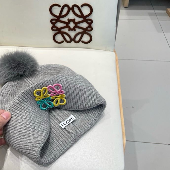 Вязаная шапка с лисьим мехом фото 8