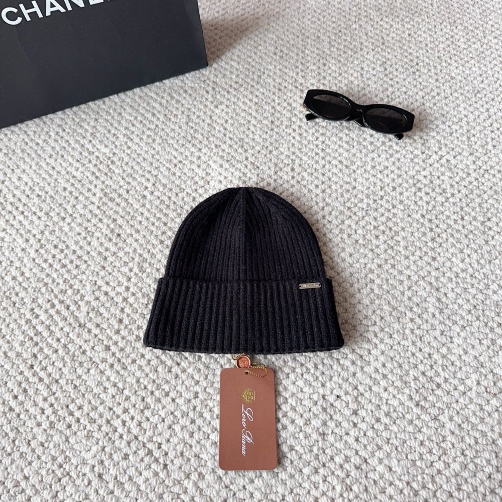 Knitted woolen a cap