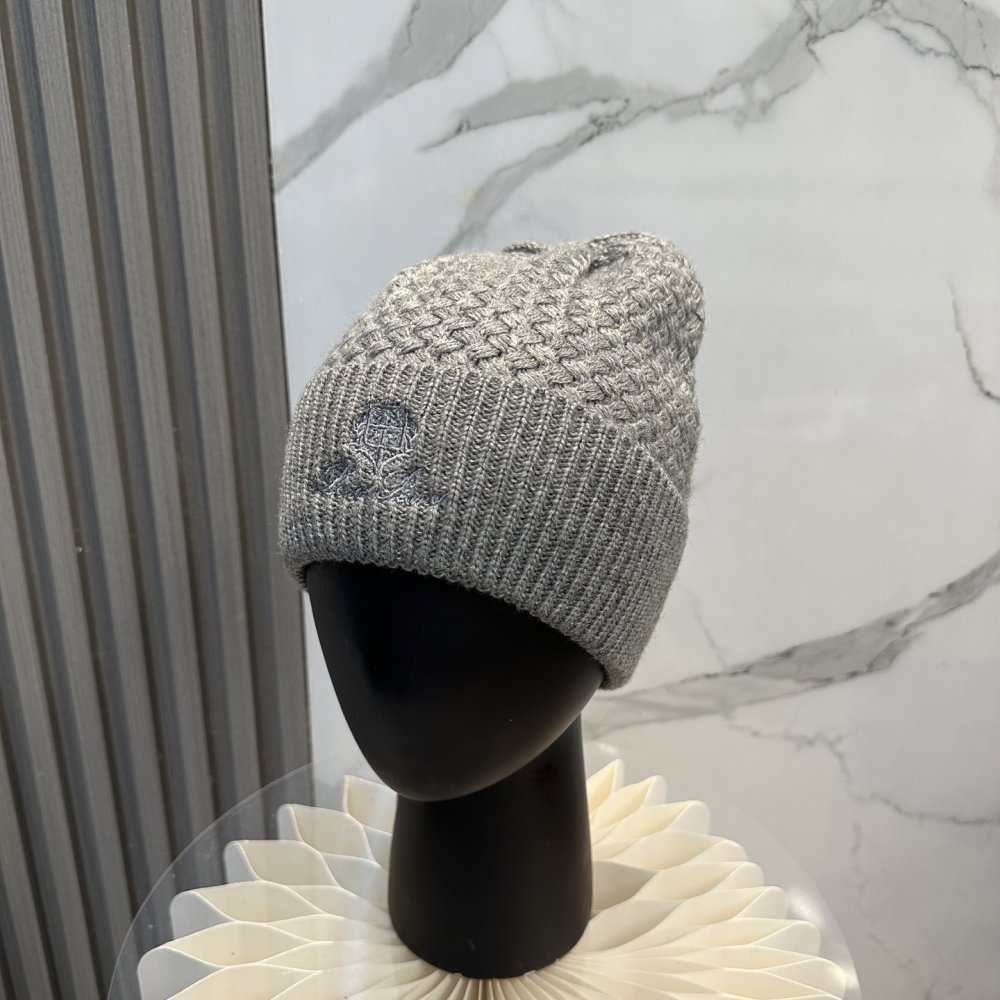 В'язана вовняна шапка