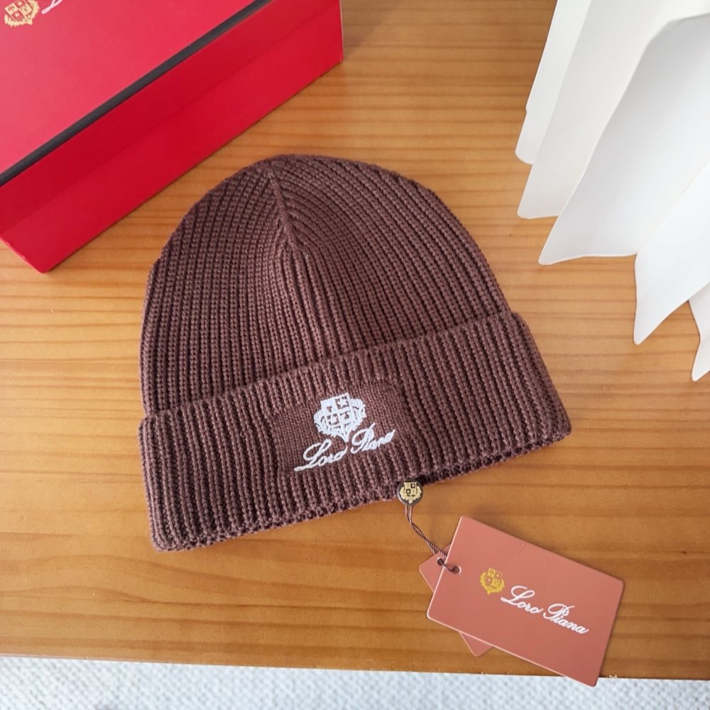 В'язана вовняна шапка