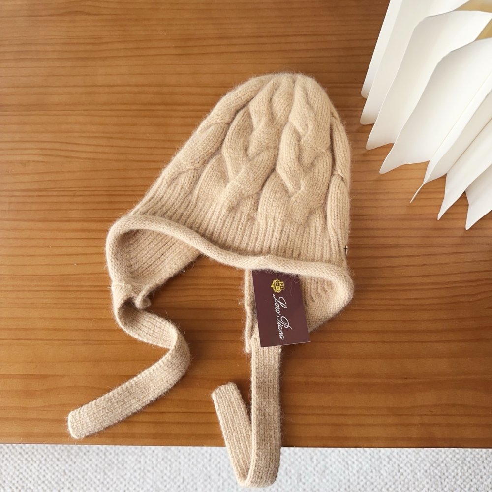 В'язана вовняна шапка фото 2