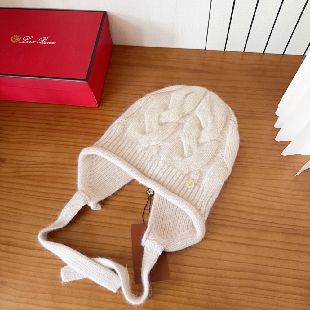 В'язана вовняна шапка фото 2