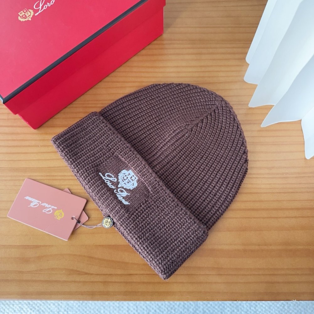 В'язана вовняна шапка фото 2