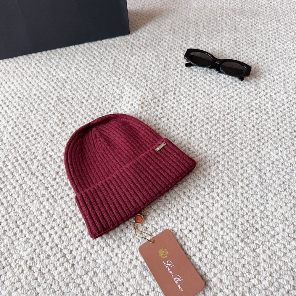 В'язана вовняна шапка фото 2