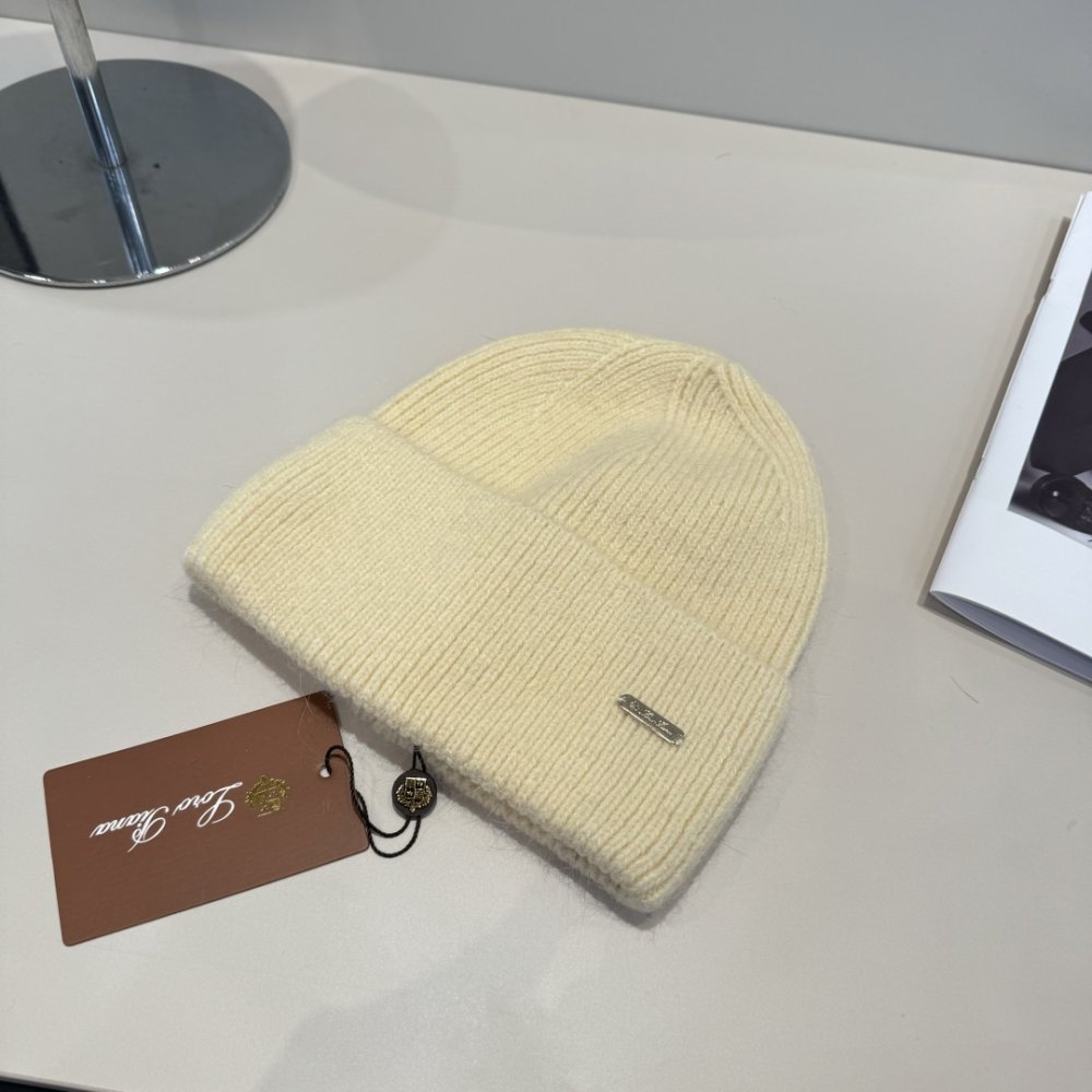 В'язана вовняна шапка фото 2