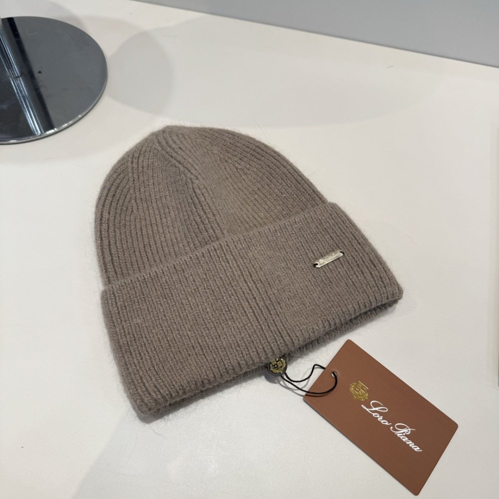 В'язана вовняна шапка фото 2