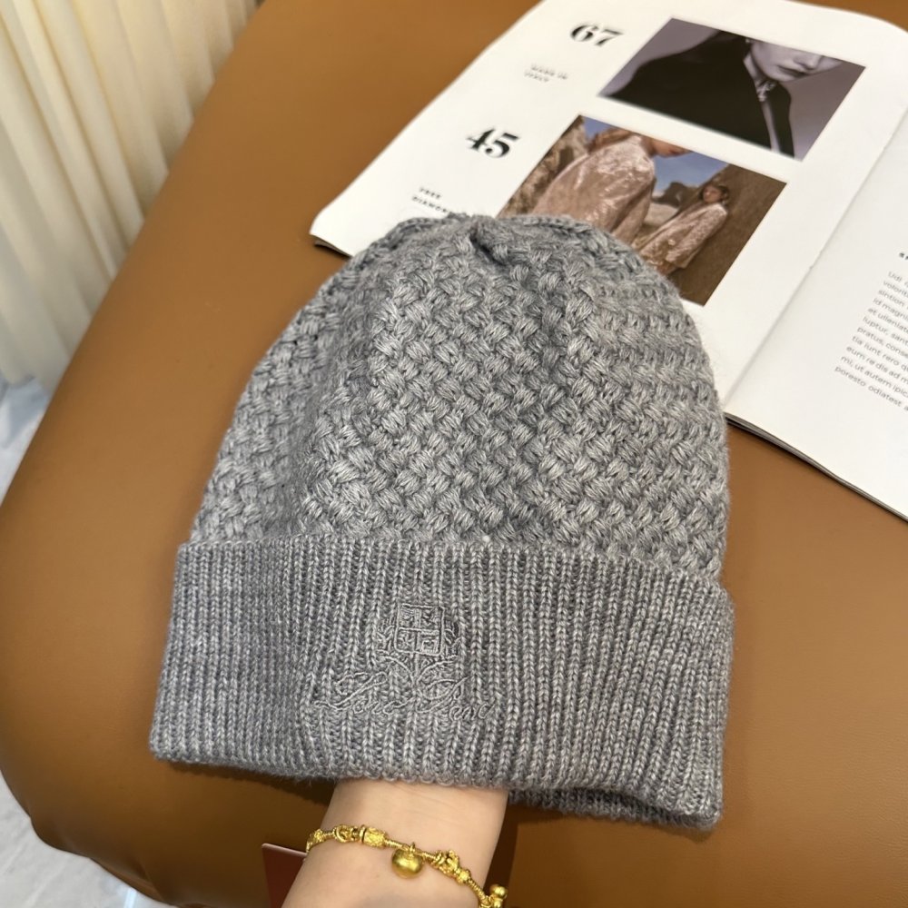 В'язана вовняна шапка фото 2